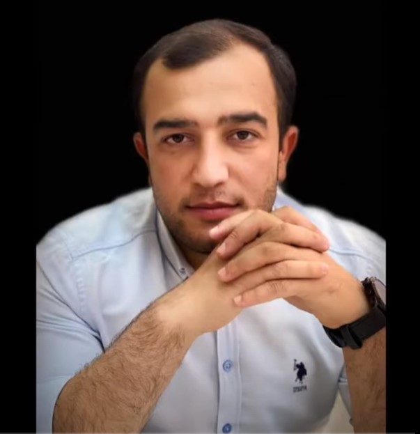 Dünyasını dəyişdi