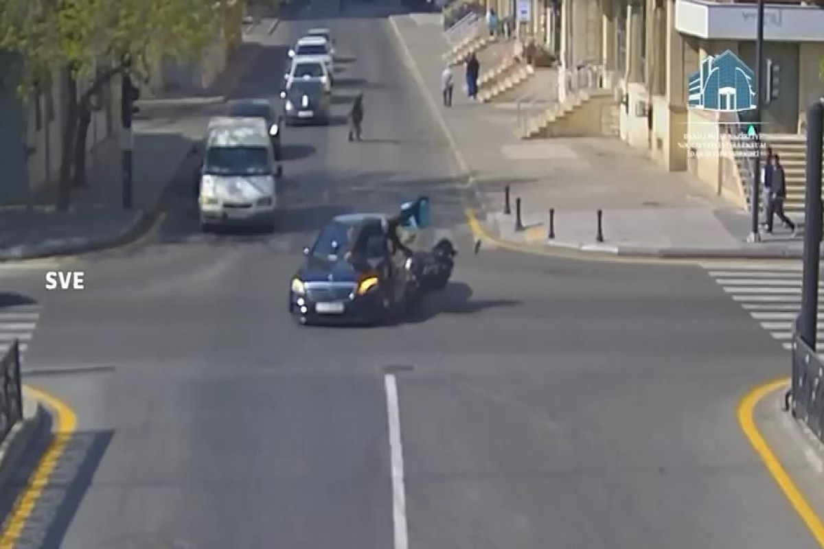 Dəhşətli qəza anı kamerada