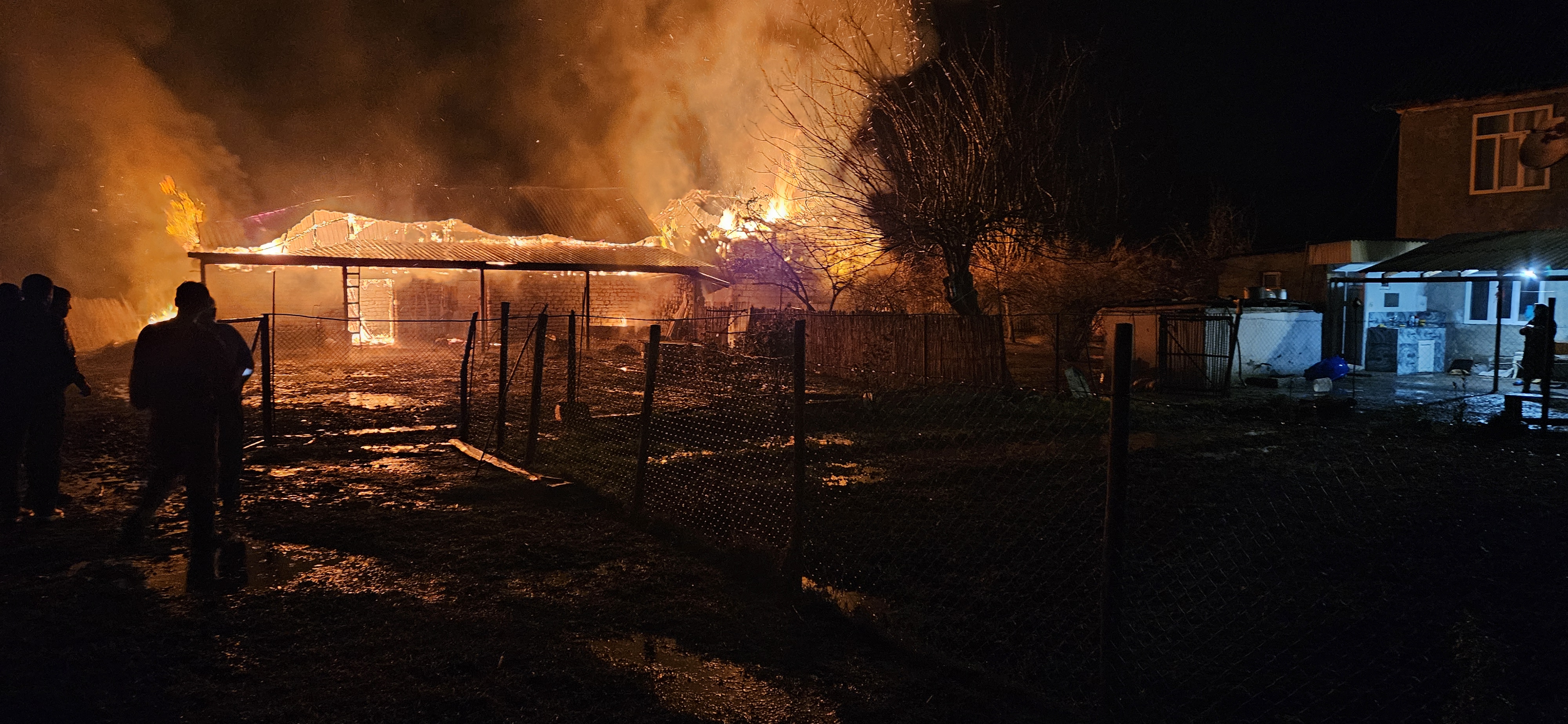 Ucarda dəhşətli yanğın