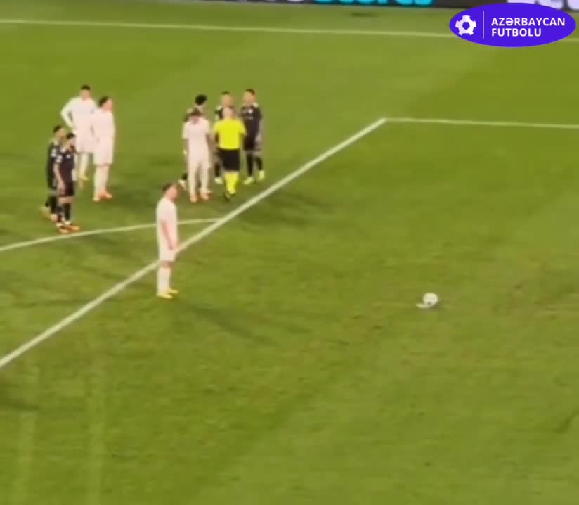 "Qarabağ" oyunçuları arasında mübahisə düşdü