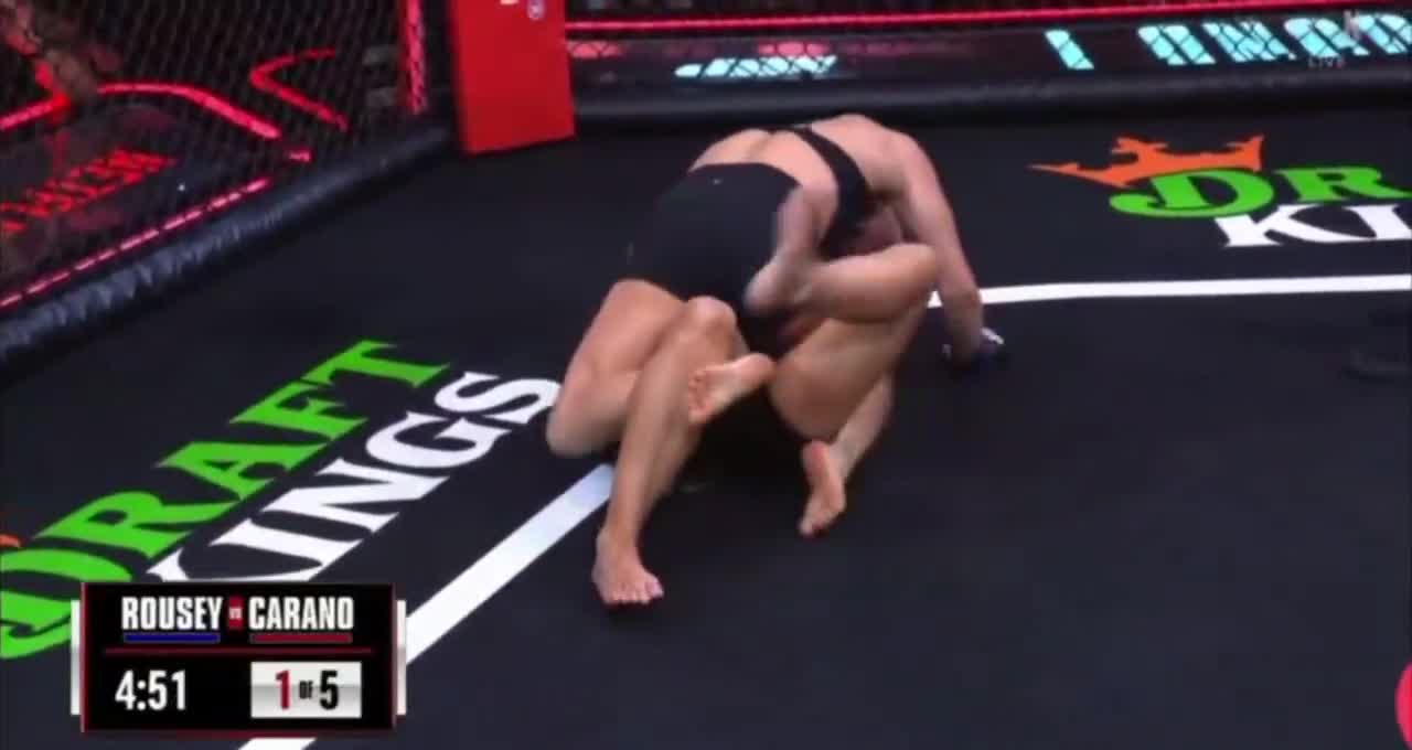 Qadın MMA döyüşçüsü rəqibini cəmi 17 saniyəyə məğlub etdi