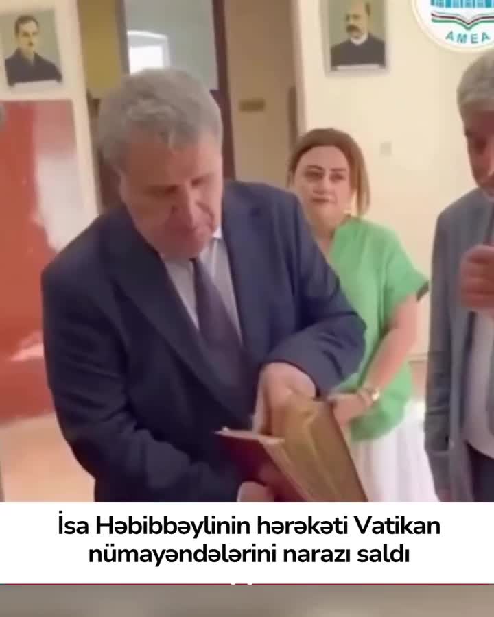 Baş alimdən Nizaminin əlyazmasına münasibəti
