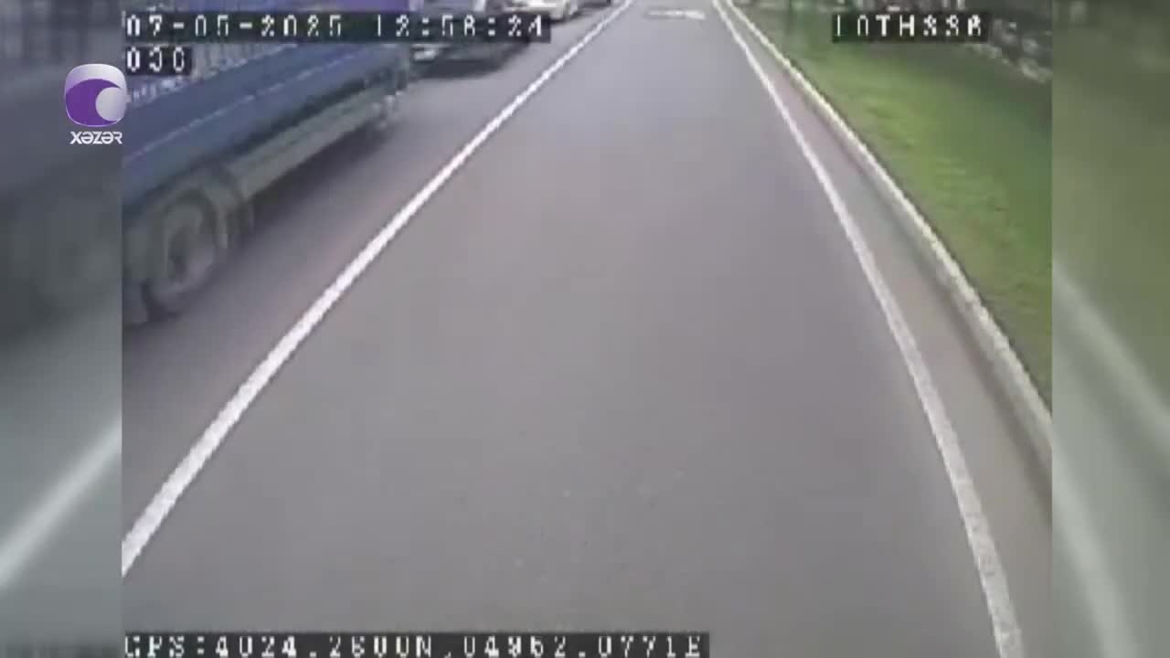 Yolu qaçaraq keçmək istəyən yeniyetməni avtobus vurdu
