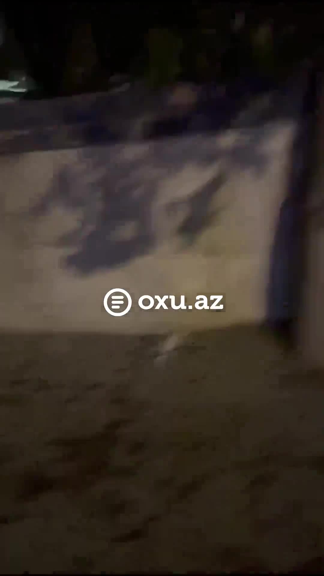 Səbaildə binanın qəsdən yararsız hala salınması davam edir 