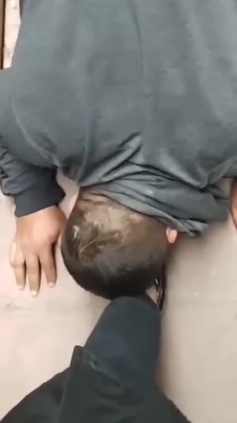 Kişiyə ayaqqabısını öpdürən qadınla bağlı - Rəsmi açıqlama