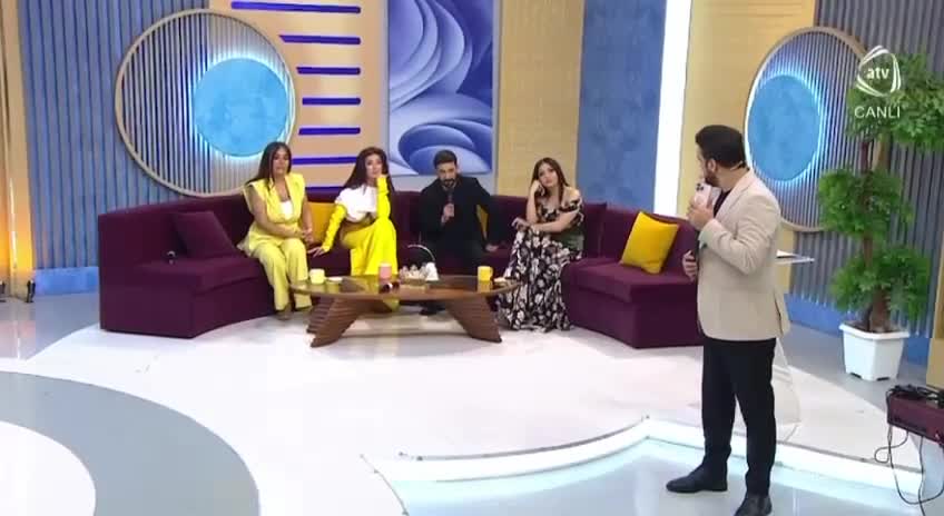 Şəbnəm canlı efirdə ağladı: “Mən sənə nə etmişəm?”