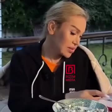 Rəqsanə canlı yayımda ağladı: “Aysun danışmağa qoymur”