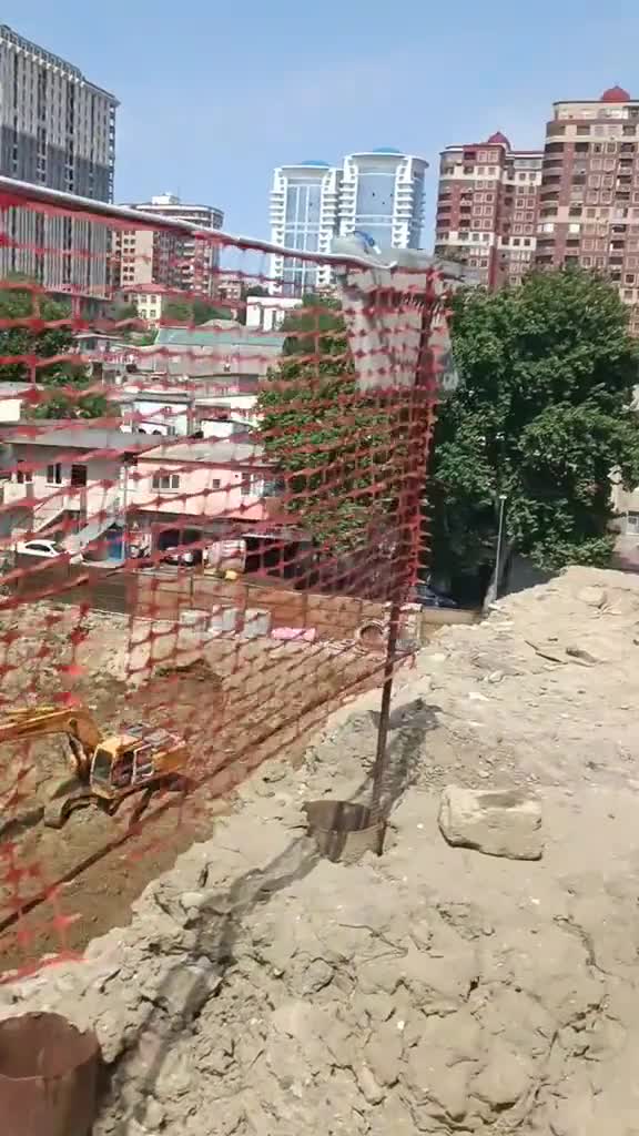 Rəfail Abdullayevin şirkəti sakinləri fəlakətə aparır