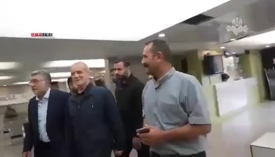 Məsud Pezeşkian İsrail hücumlarında yaralananlara baş çəkdi 
