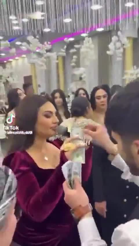Şəbnəm Tovuzlunu “dollar yağışı”na tutan ailə narkotacir imiş -
