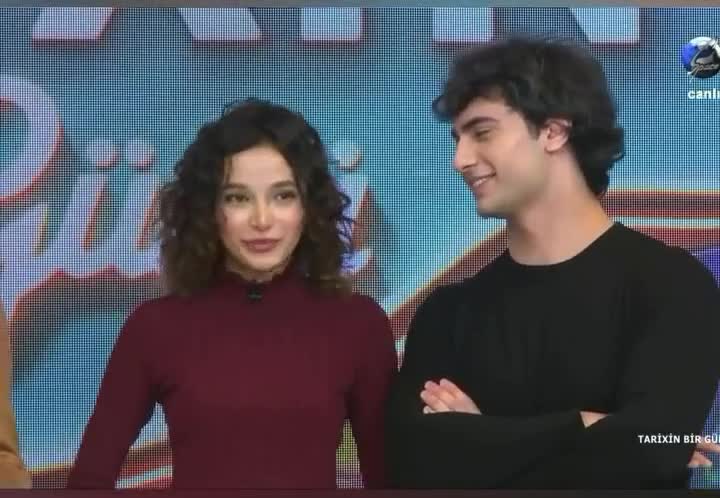 19 yaşlı model 25 yaşlı Səmraya evlilik təklif etdi 