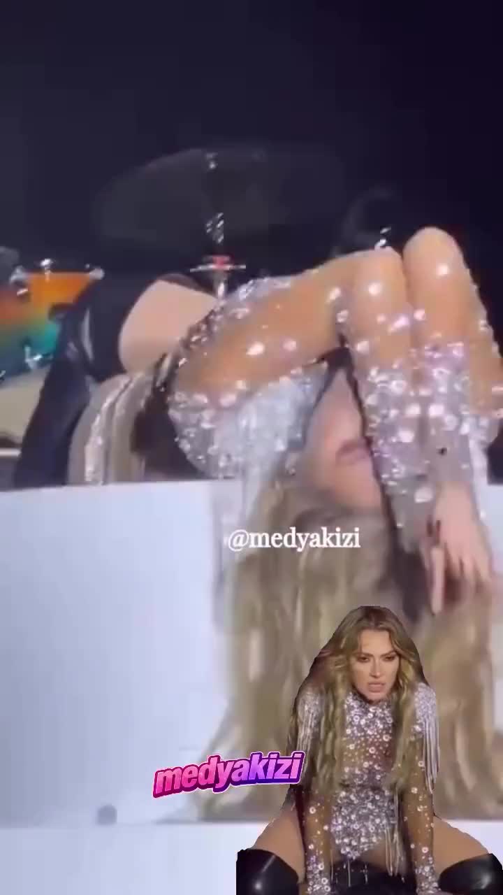 adisenin erotik səhnə şousu