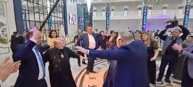 Töhmət alan icra başçısı qol götürüb oynadı