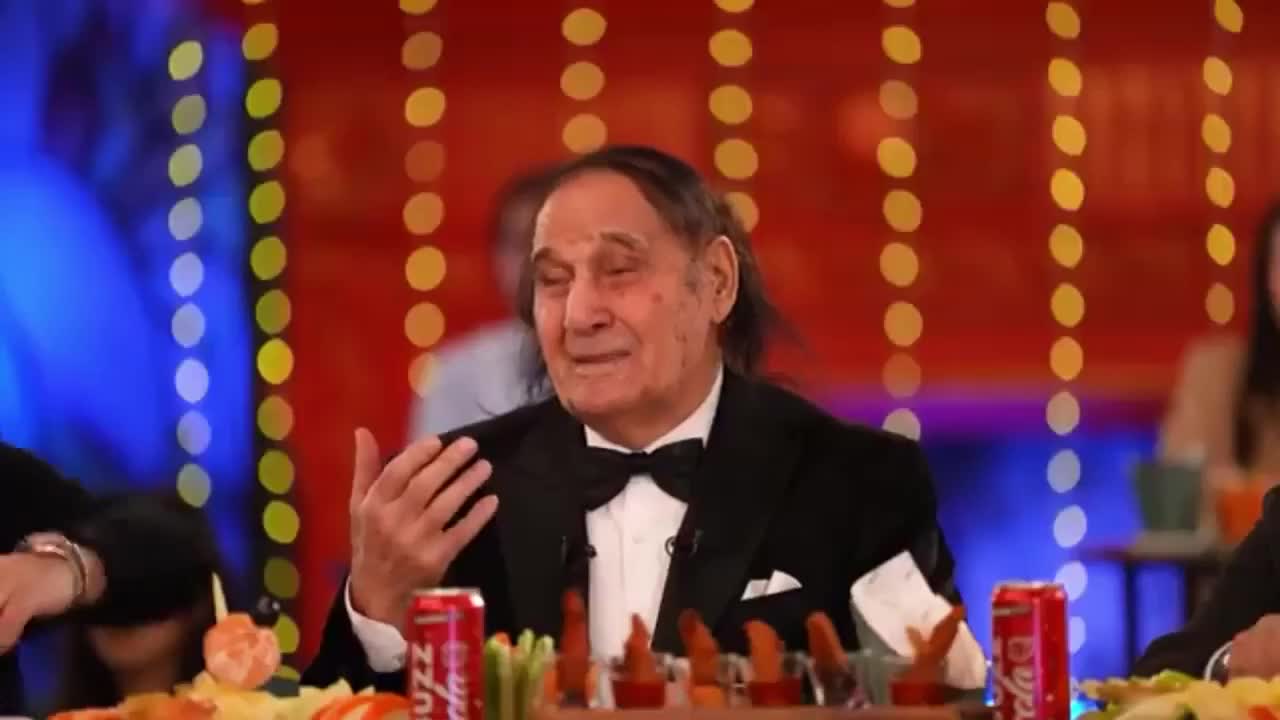 “Dedi ki, məni biabır etmisən, saçını qırxdır, adam kimi geyin