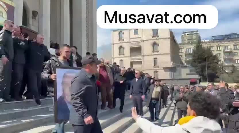 Rasim Balayev alqışlarla son mənzilə yola salındı 