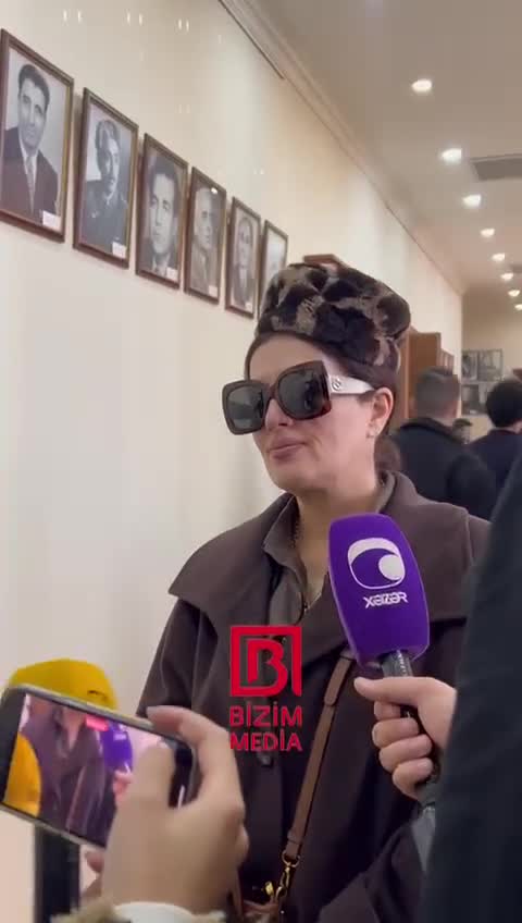 Elzanın vida mərasimindəki geyimi müzakirə olundu