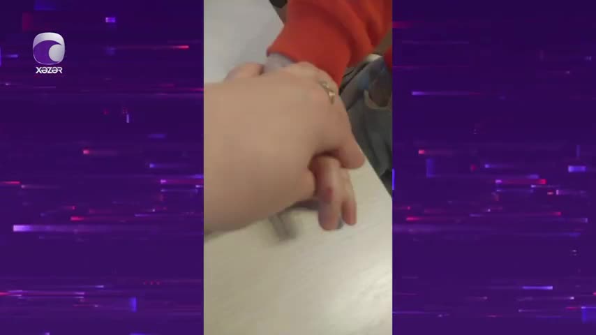 Bağça müəllimi bıçağı qızdırıb, 3 yaşlı uşağın əlinə basıb? 