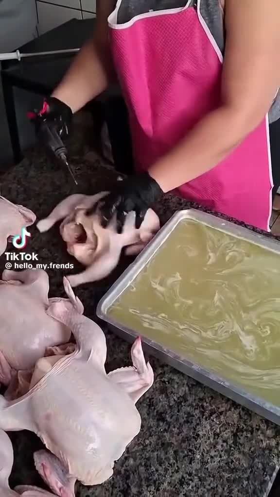 Broyler toyuqları ilə bağlı dəhşətli görüntülər 