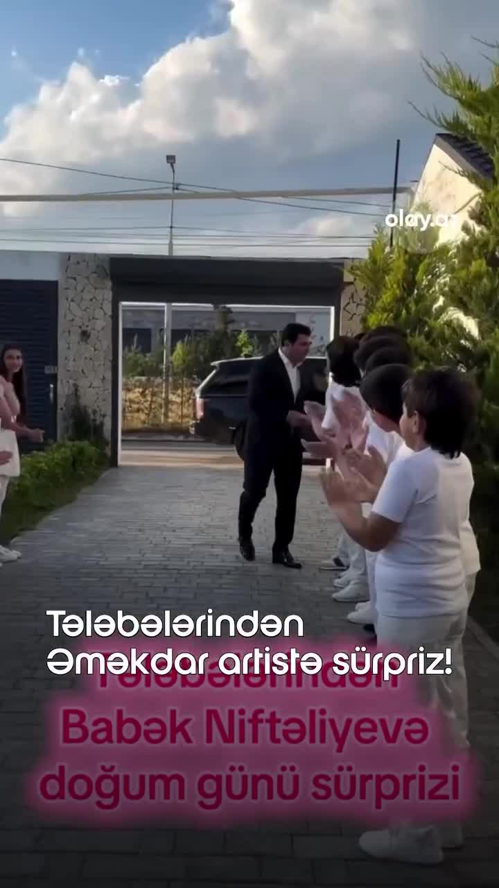 Tələbələrindən Babək Niftəliyevə sürpriz