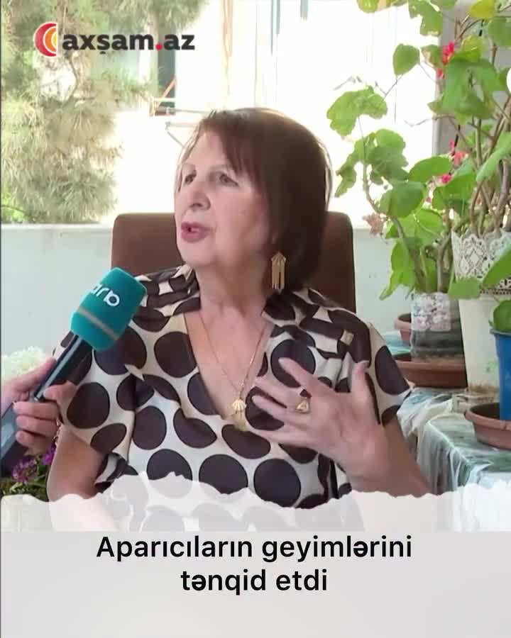 Aparıcıların geyimlərini tənqid etdi 