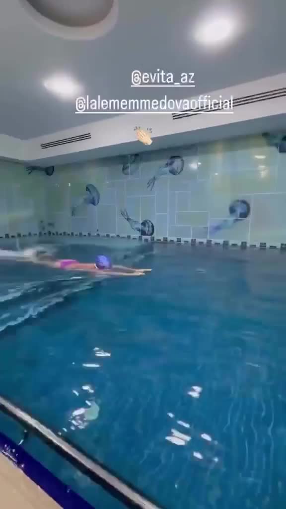 Lalənin çimərlik geyimində görüntüləri müzakirə yaratdı