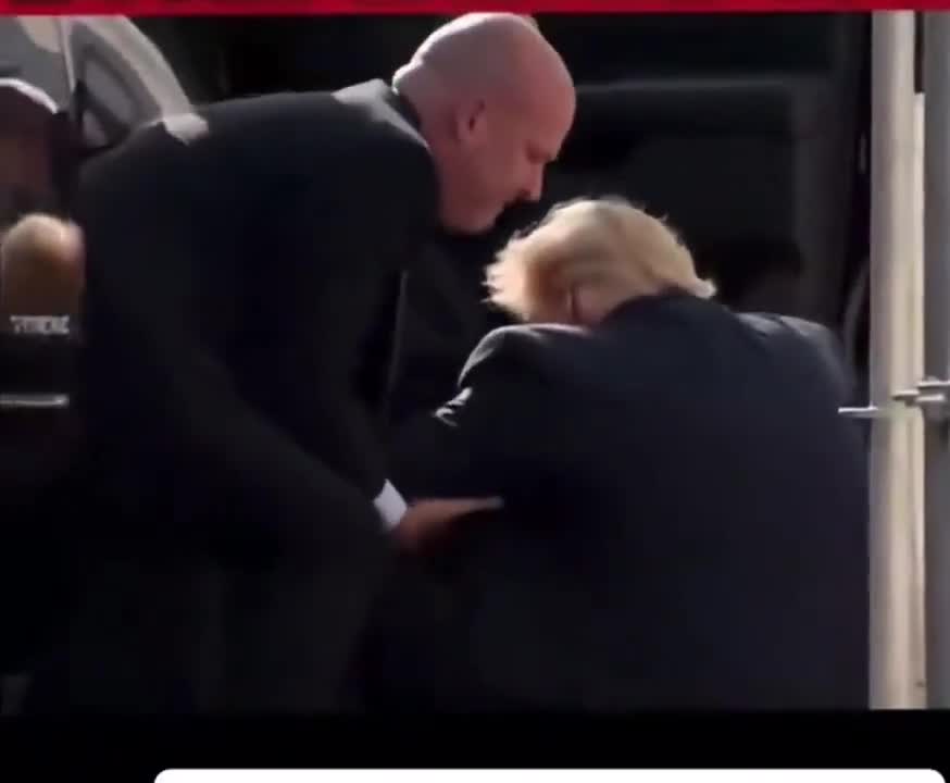 Tramp huşunu itirib yıxıldı
