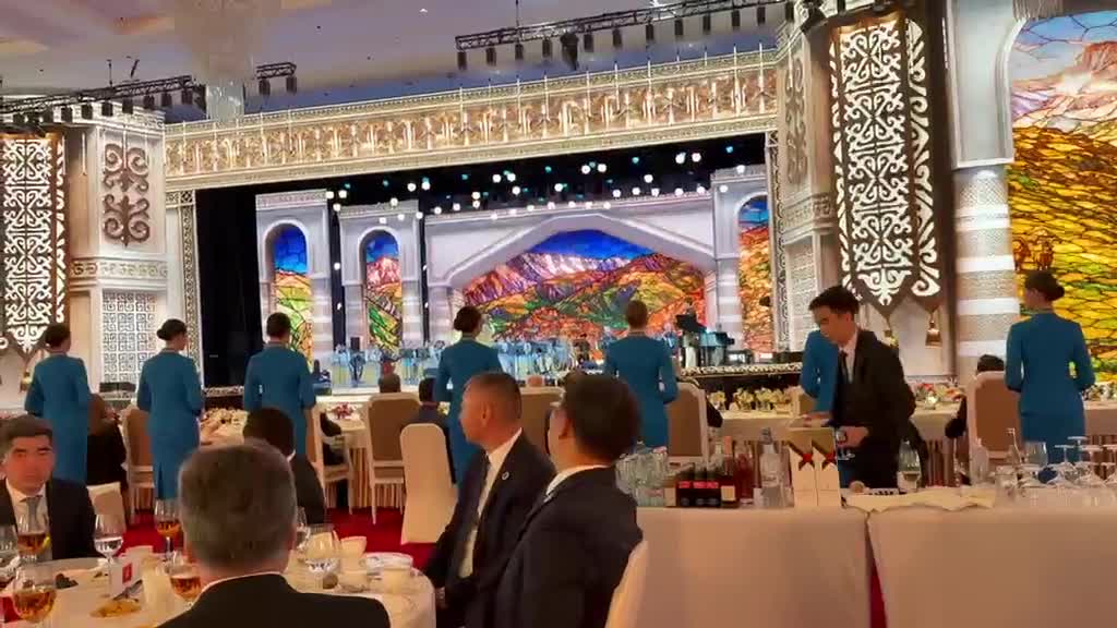 Bişkekdə dövlət və hökumət başçılarına ziyafət verildi