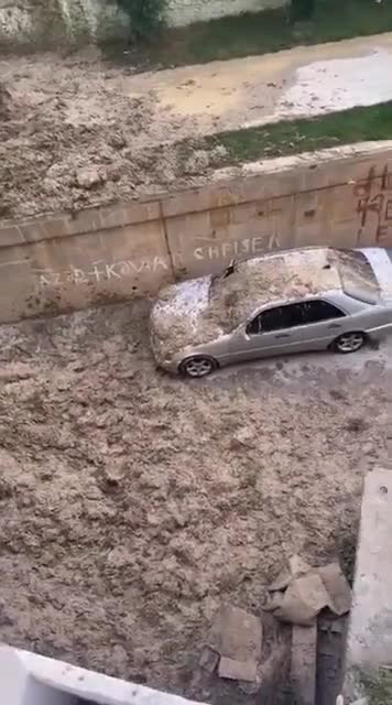 Əhmədlidə torpaq süşüməsi