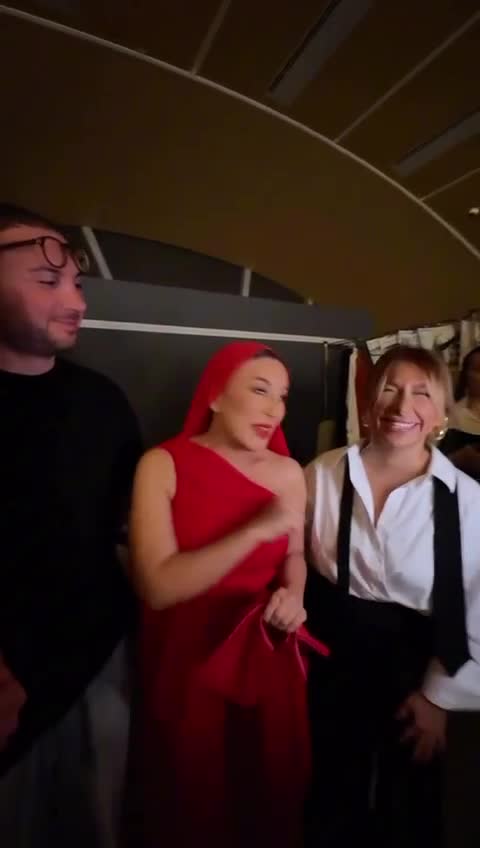 Xalq artisti podiumda