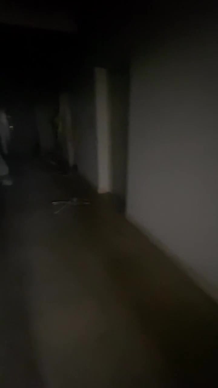 Yanan binada təmir başladı