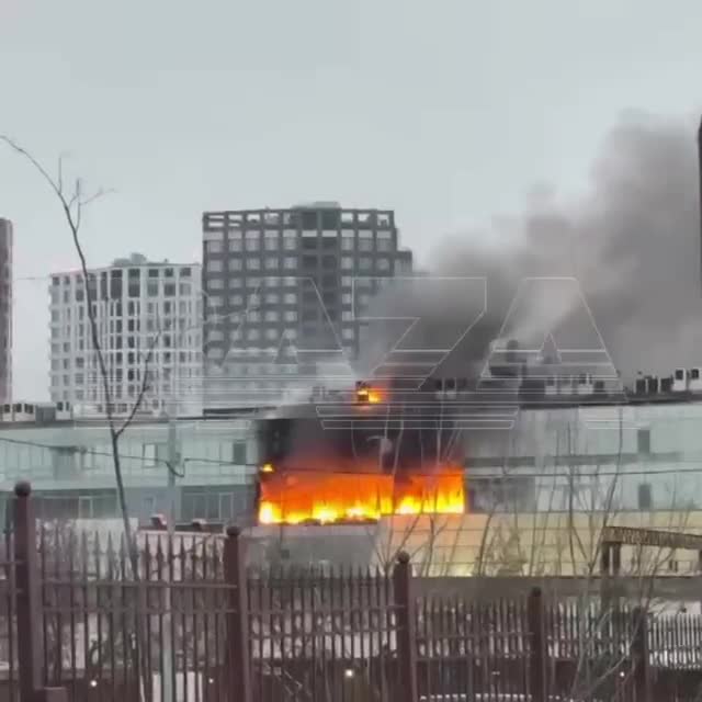 Moskvada biznes mərkəzi yandı