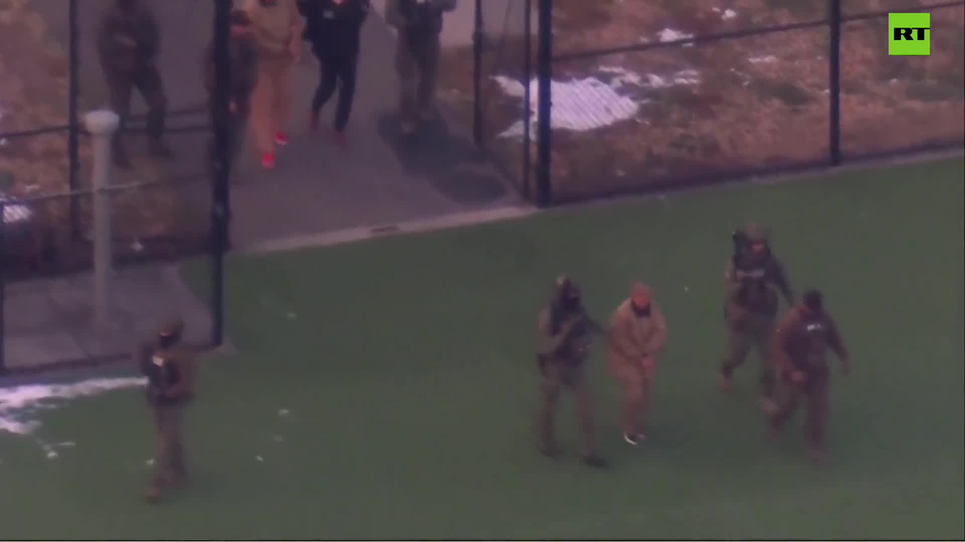 Maduro məhkəməyə axsayaraq gətirildi