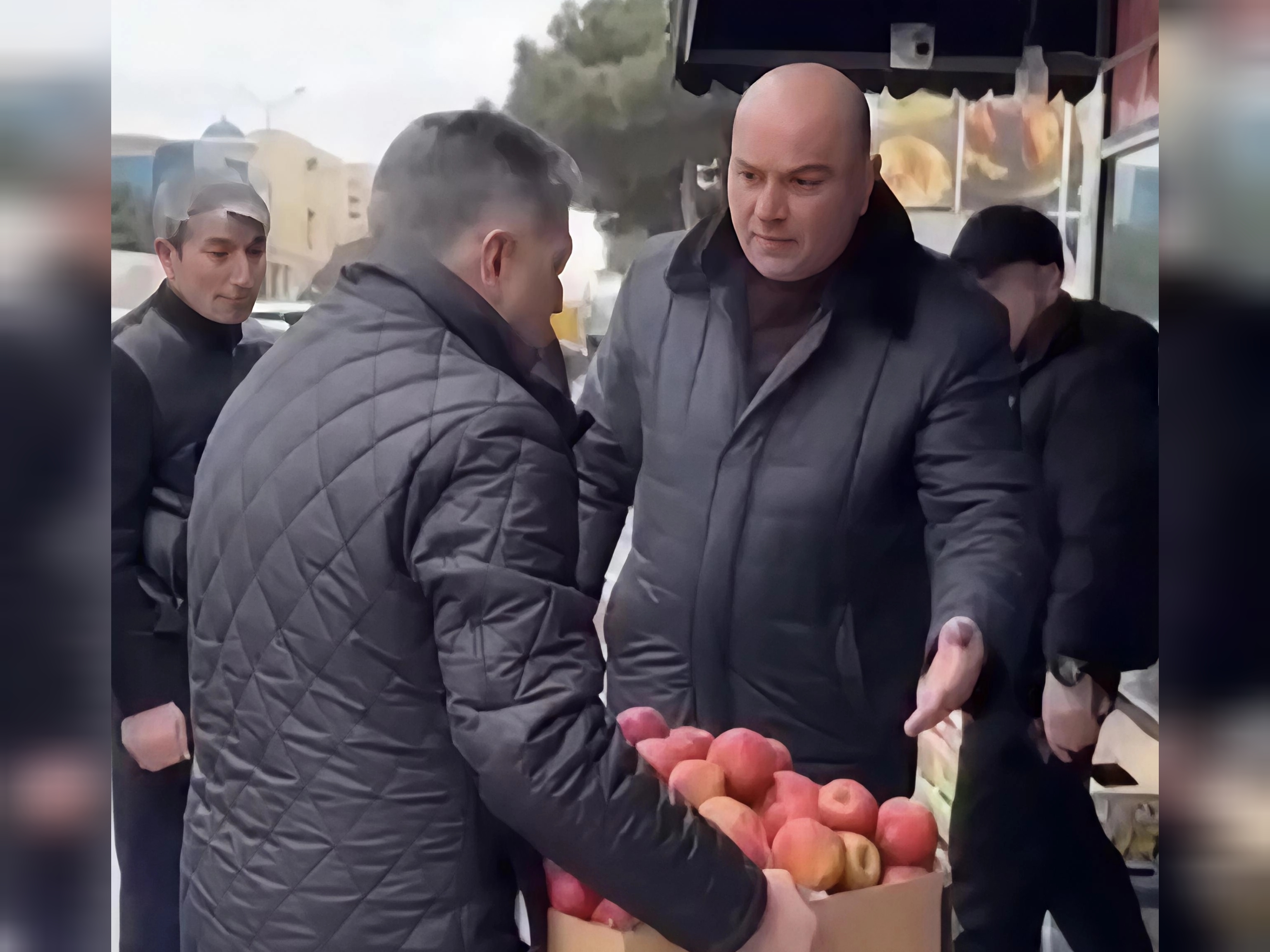 Məmurdan vətəndaşa qarşı soyğunçuluq 