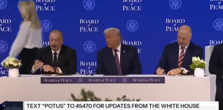 Azərbaycan Prezidenti sənəd imzaladı