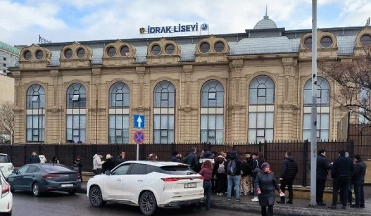 "Dəhlizdə avtomat gördüm" - Şagirdlərdən biri danışdı