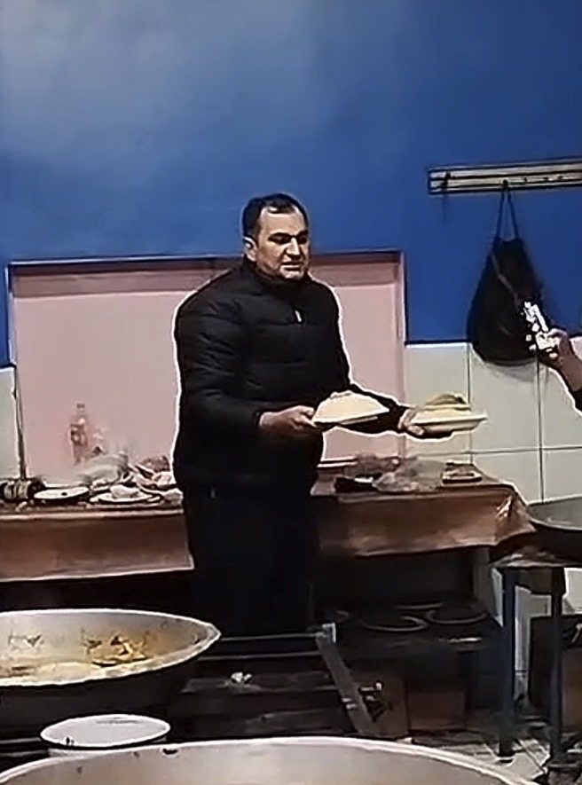 Şadlıq sarayında yemek oğurluğu 