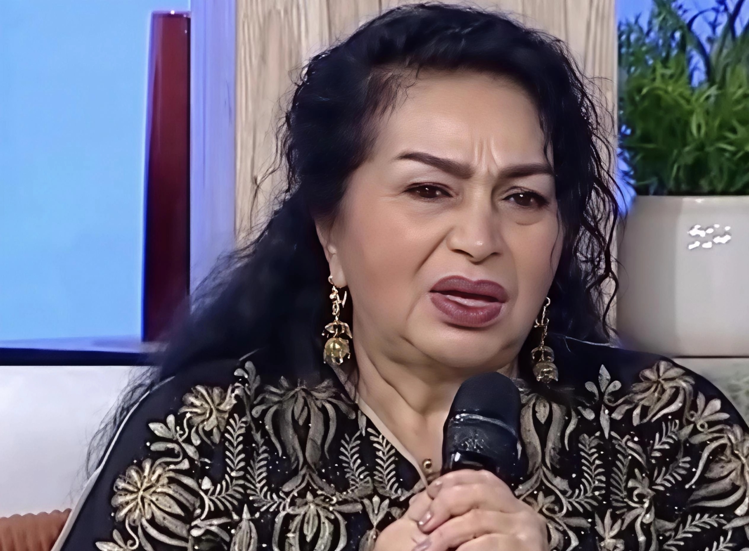 “Mənə müğənni deyəndə utanıram” – Firuzə İbadova