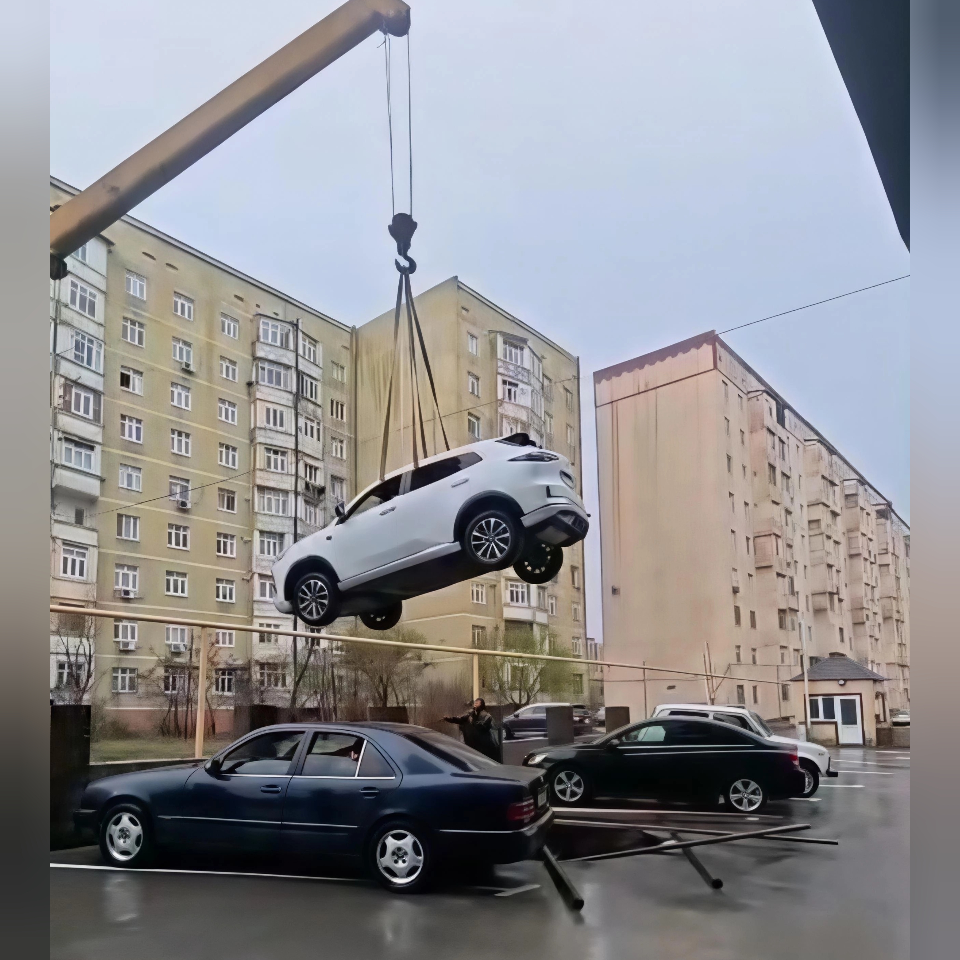 Sumqayıtda avtomobil son anda xilas edildi