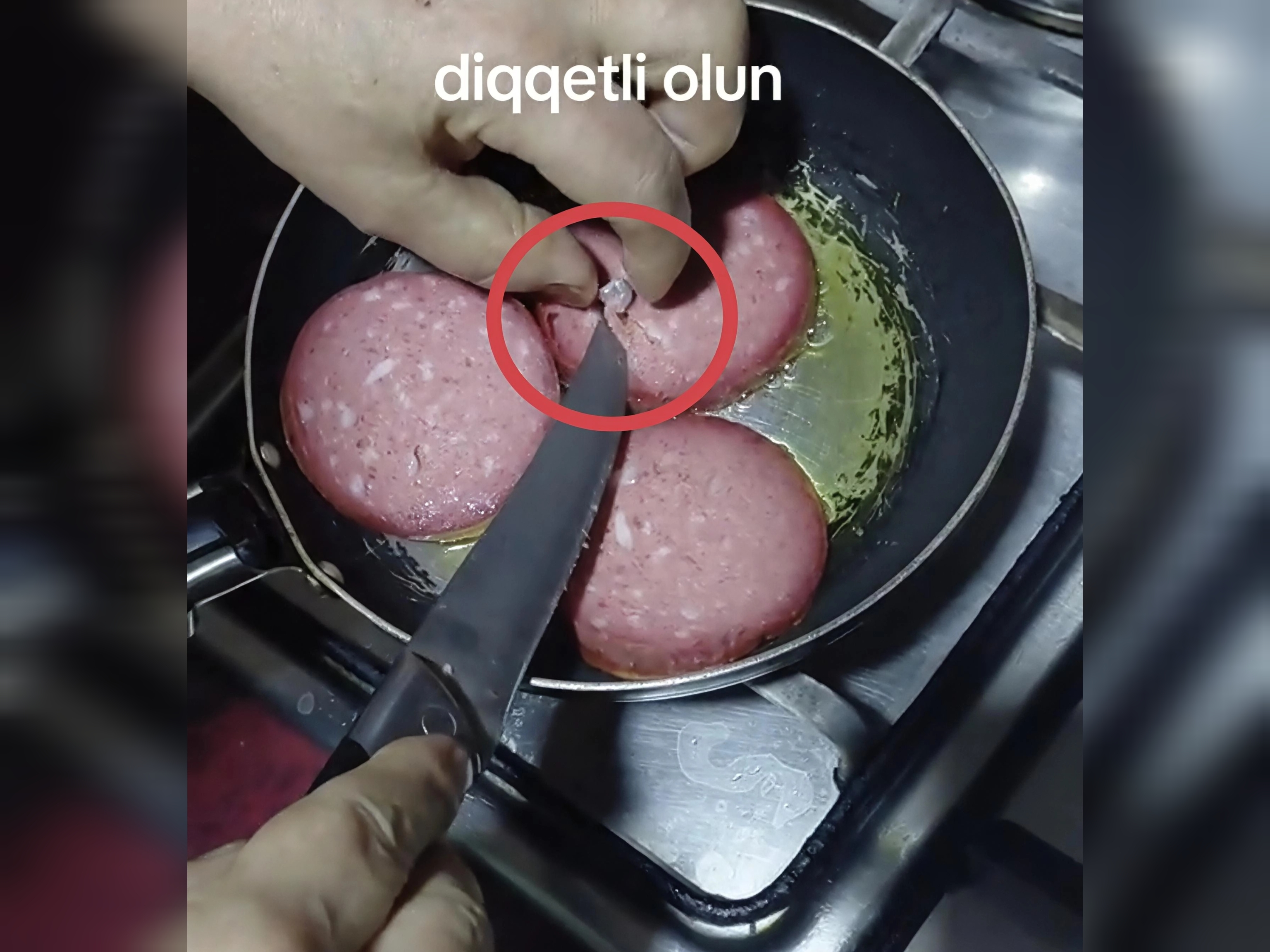 Kolbasanın içindən görün nə çıxdı