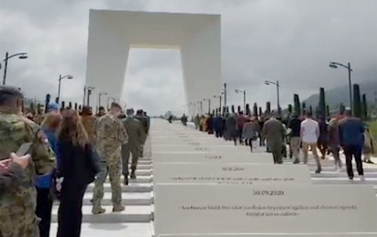 Diplomatik korpusun nümayəndələri Xocalı Soyqırımı Memorialında