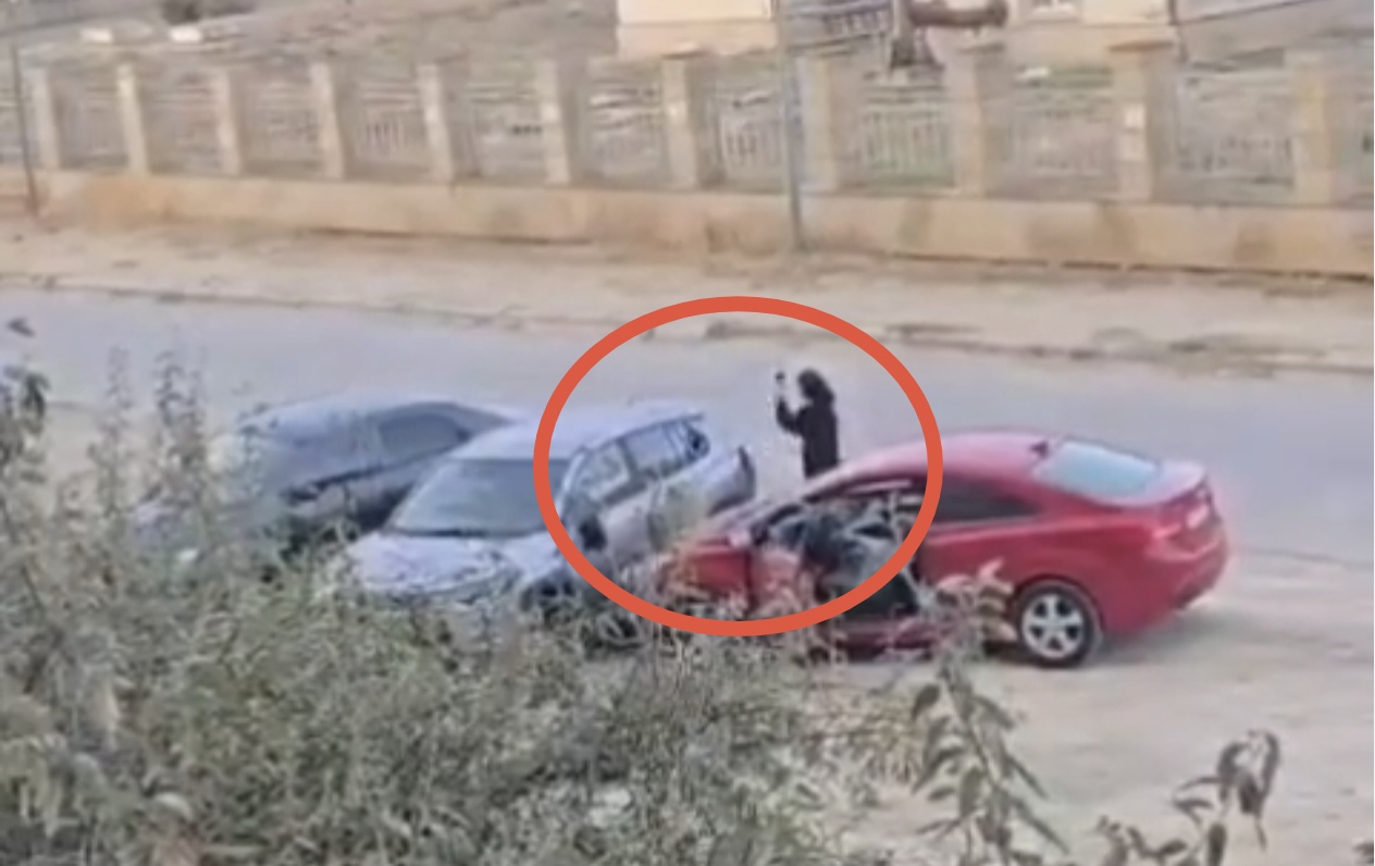 Bakıda ərinin xəyanətini öyrənən qadın maşınını çilik-çilik etdi