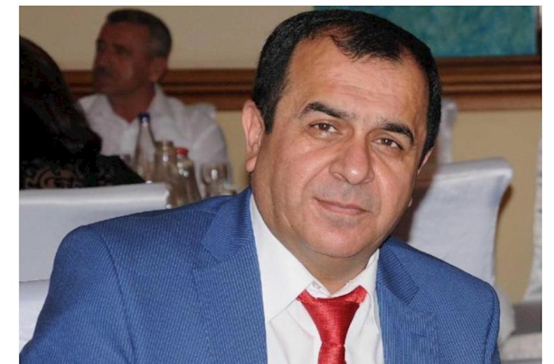 Allahverdi Yolçuyev corab satmağından danışdı