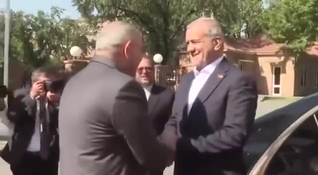 Paşinyan Pezeşkianı azərbaycanca salamladı 