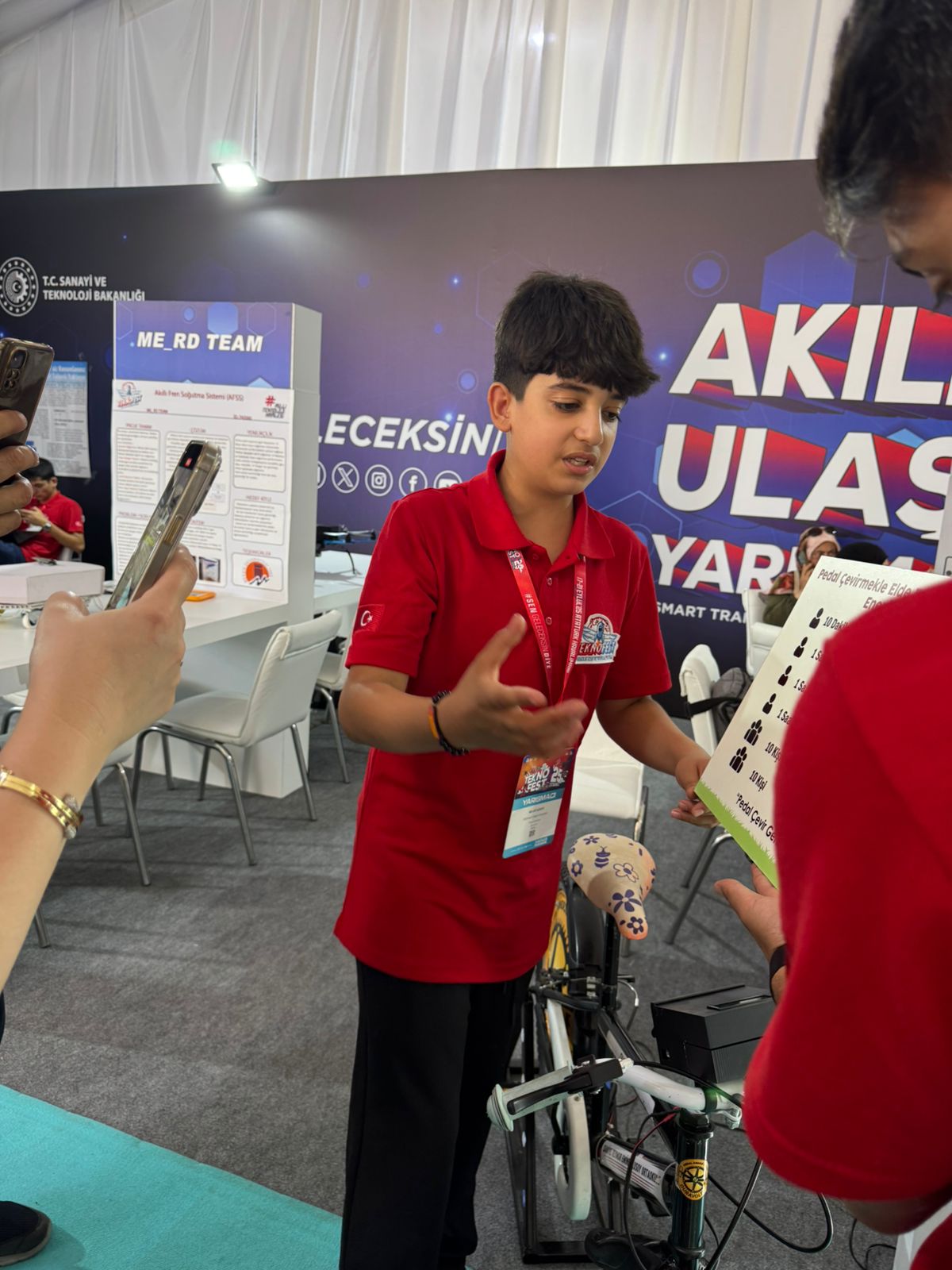 12 yaşlı uşaqlar hamını şoka saldı