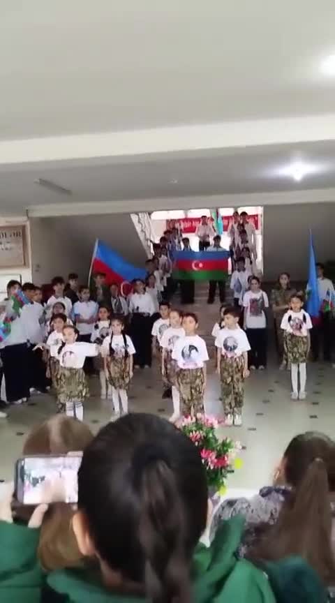 Şagirdlərin “Mənim Atam qəhrəmandır” performansı 