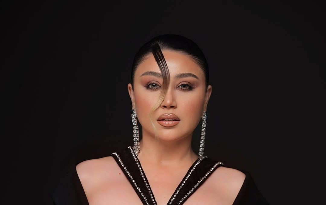 Müğənni Damla marketdə