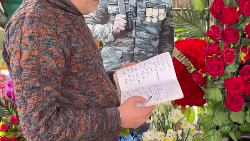 Ata 5 ildir şəhid oğlunun məzarına getmir 