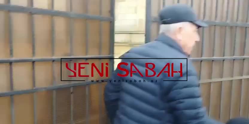Şagirdin müəllimini güllələdiyi yerin görüntüləri