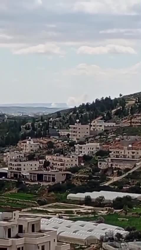 İran İsrailə raketlərlə hücum etdi - VİDEO