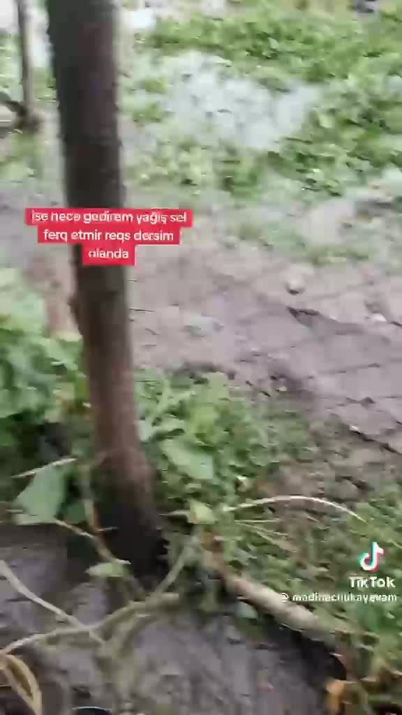 İşə ayaqyalın getdi 